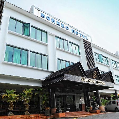 Borneo Hotel Kuching Esterno foto